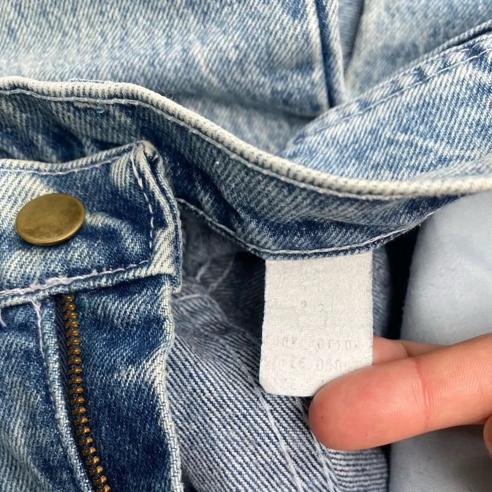 Perfectly broken in 90s Vintage Classic Highwaisted Denim Blue Jeans 24 Womens - Picture 5 of 5